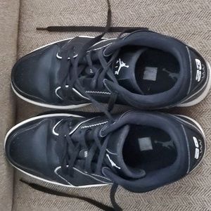 AIR JORDAN 23, MENS SIZE 11, NO BOX, GREAT CONDITION